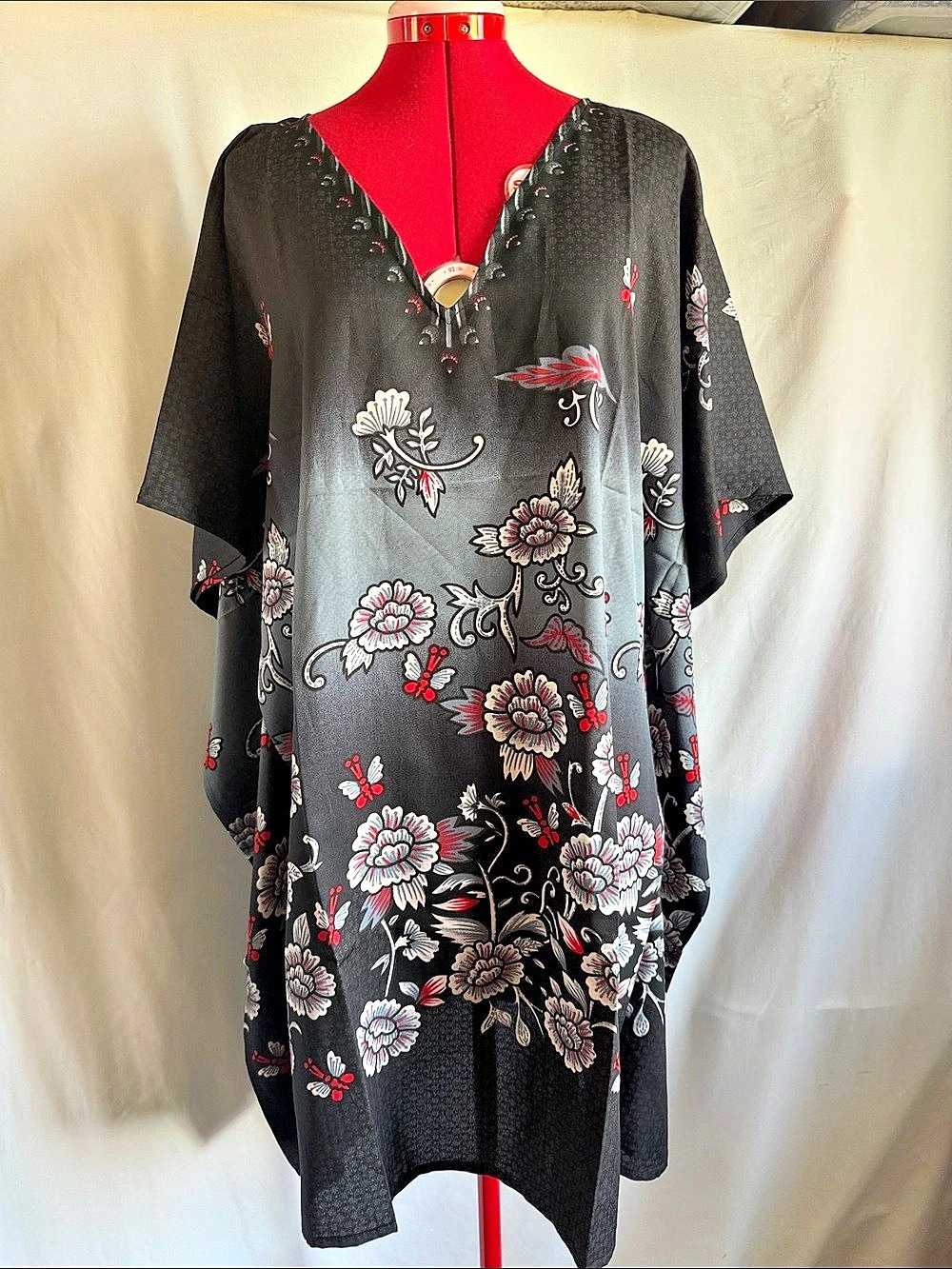 Miss Lavish London K-159 Floral Tunic in Black & Red Size Medium NWT